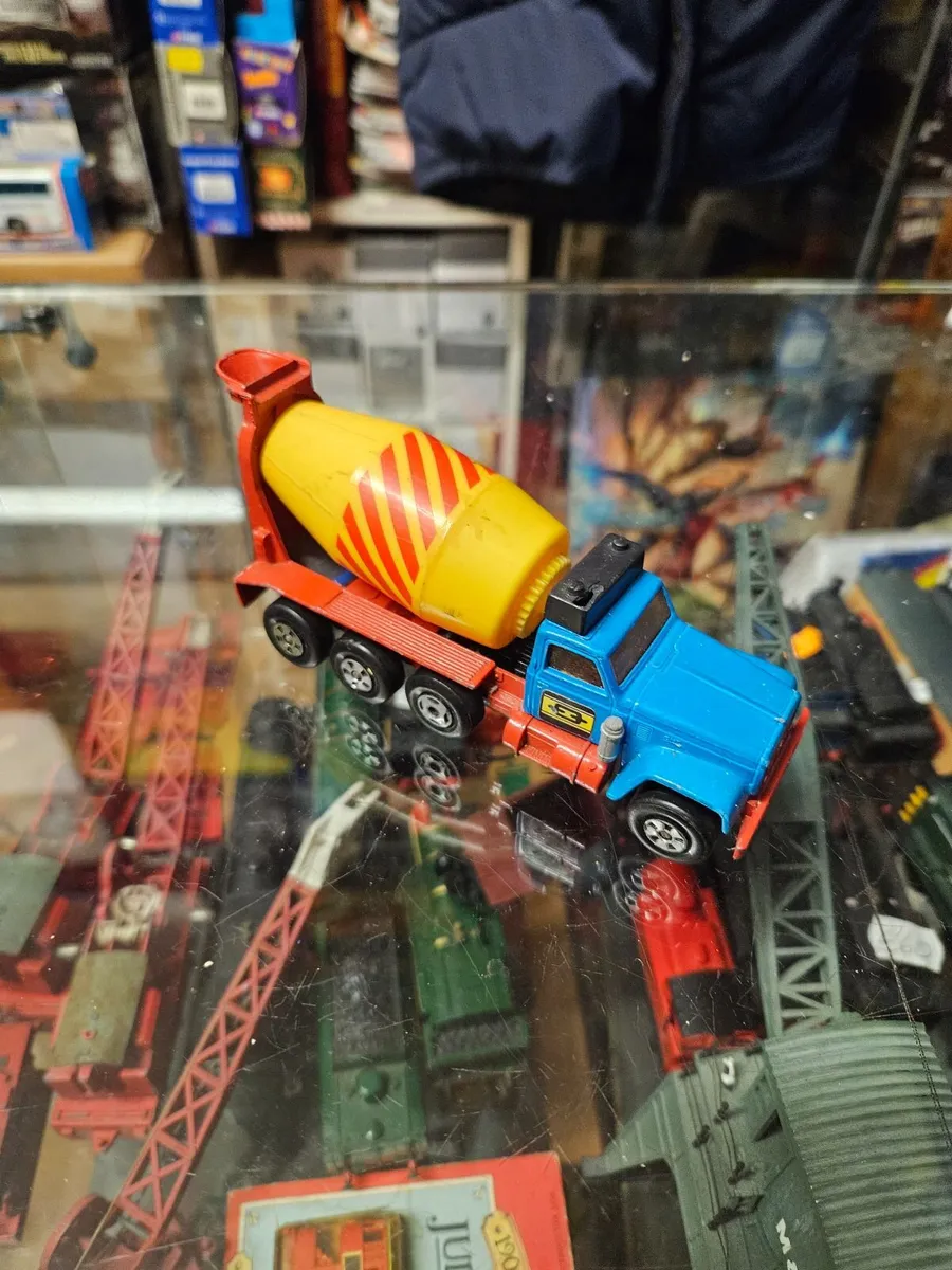Matchbox Superkings Cement Truck - Image 2