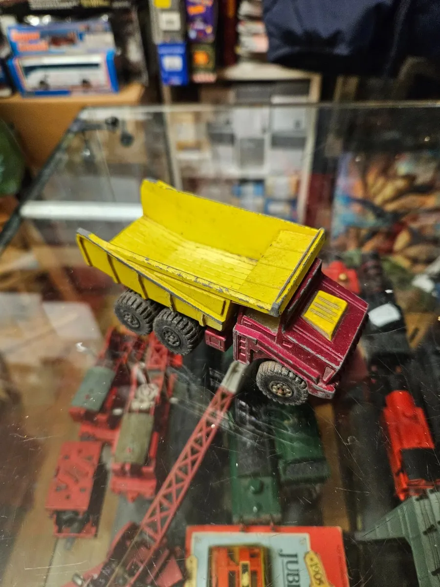 Matchbox Superkings Tipper Truck - Image 1