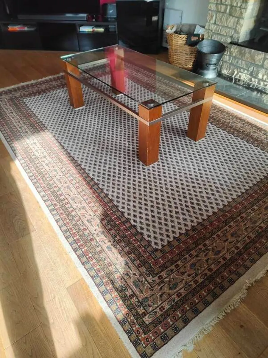 Living Room Table & Rug - Image 2