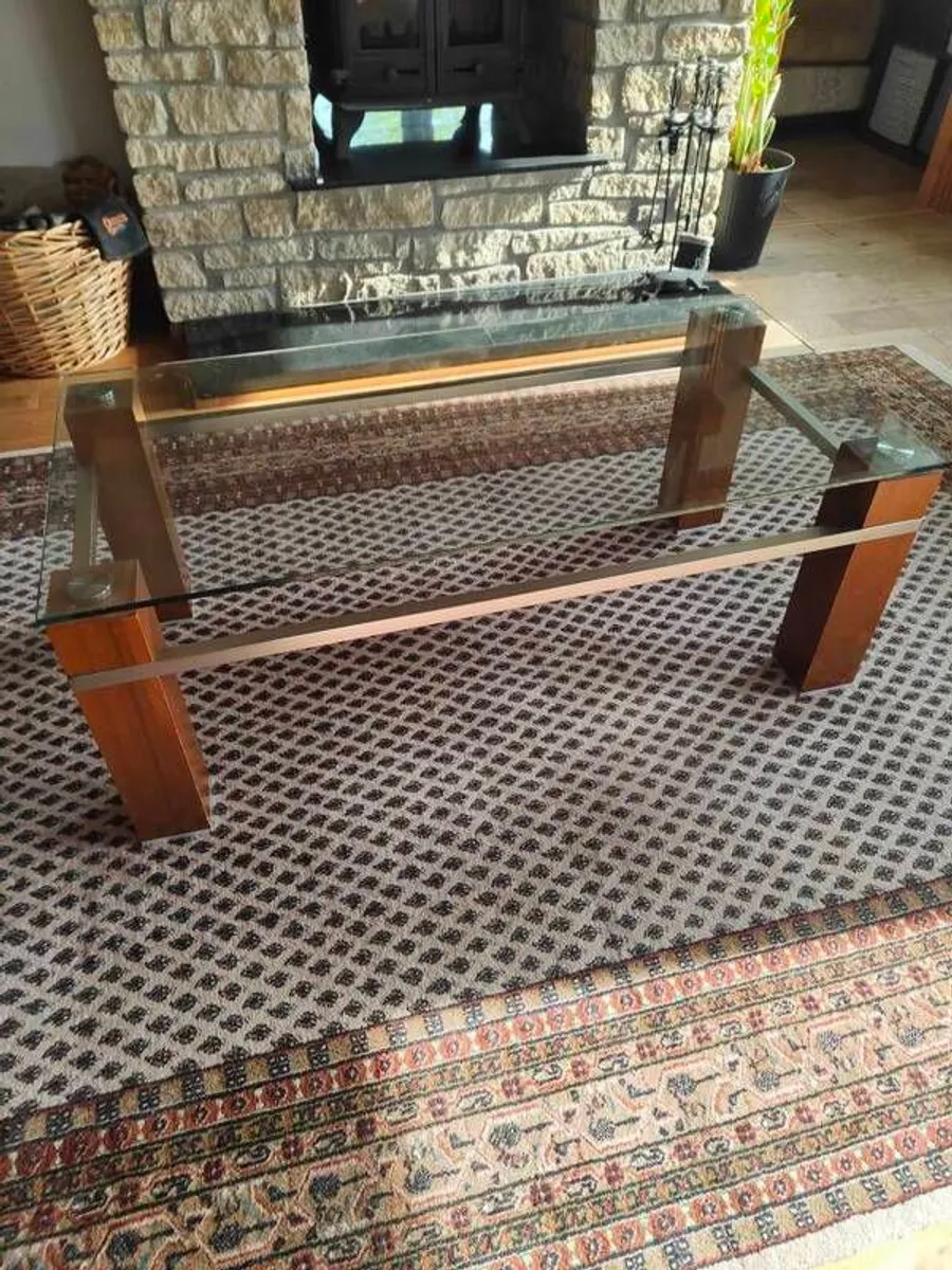 Living Room Table & Rug - Image 3