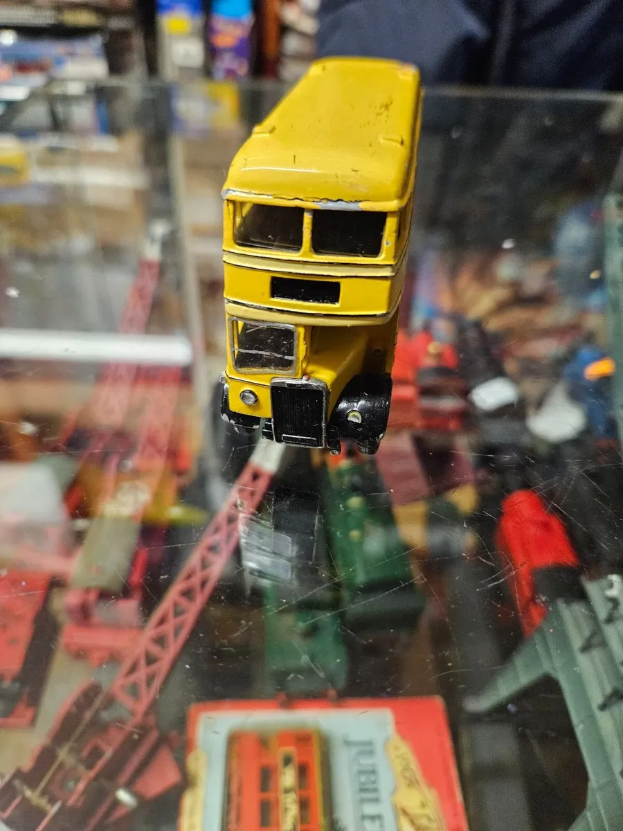 Corgi Die-cast Handmade Bus - Image 3
