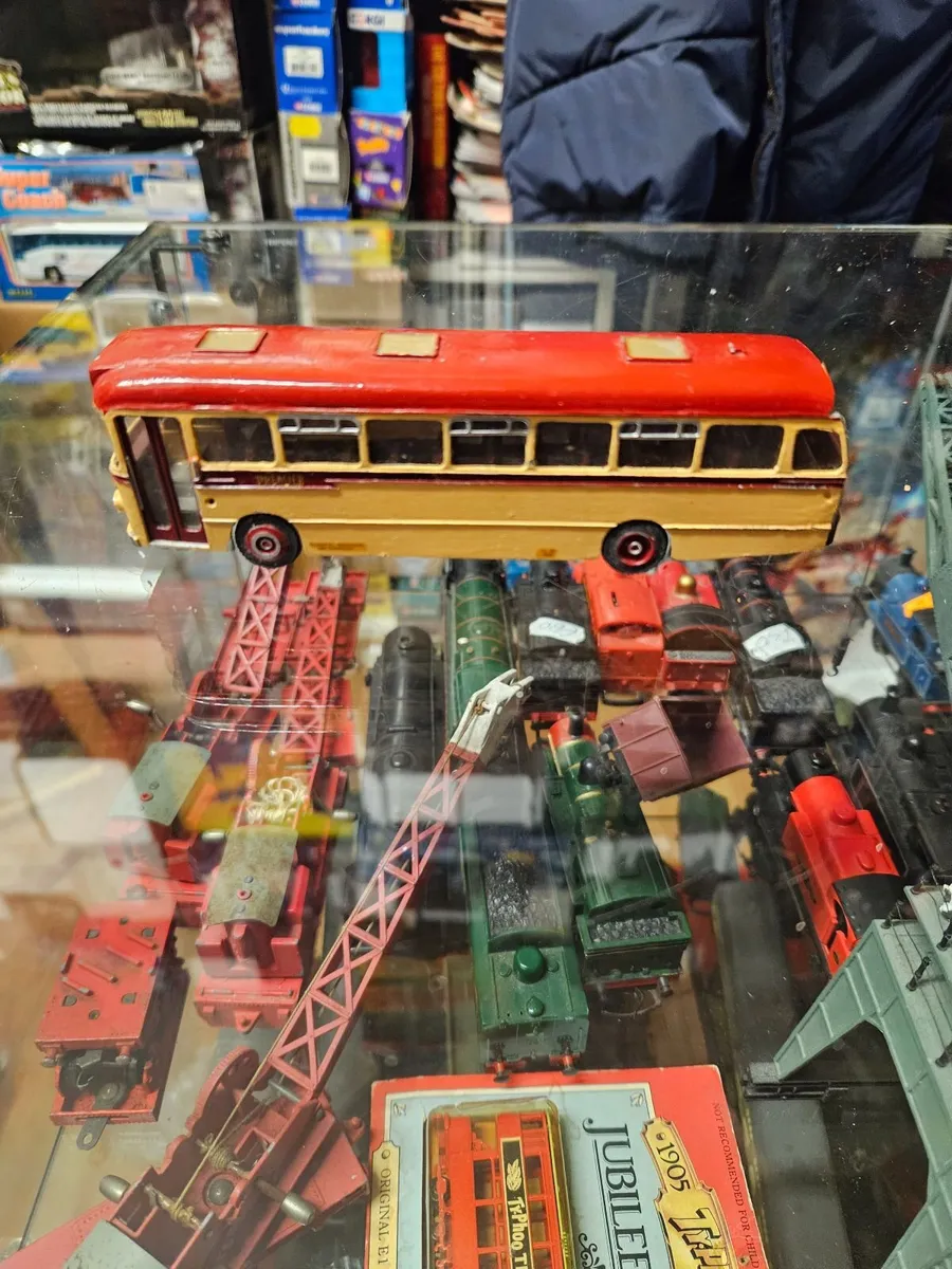 Corgi Die-cast Handmade Bus - Image 1