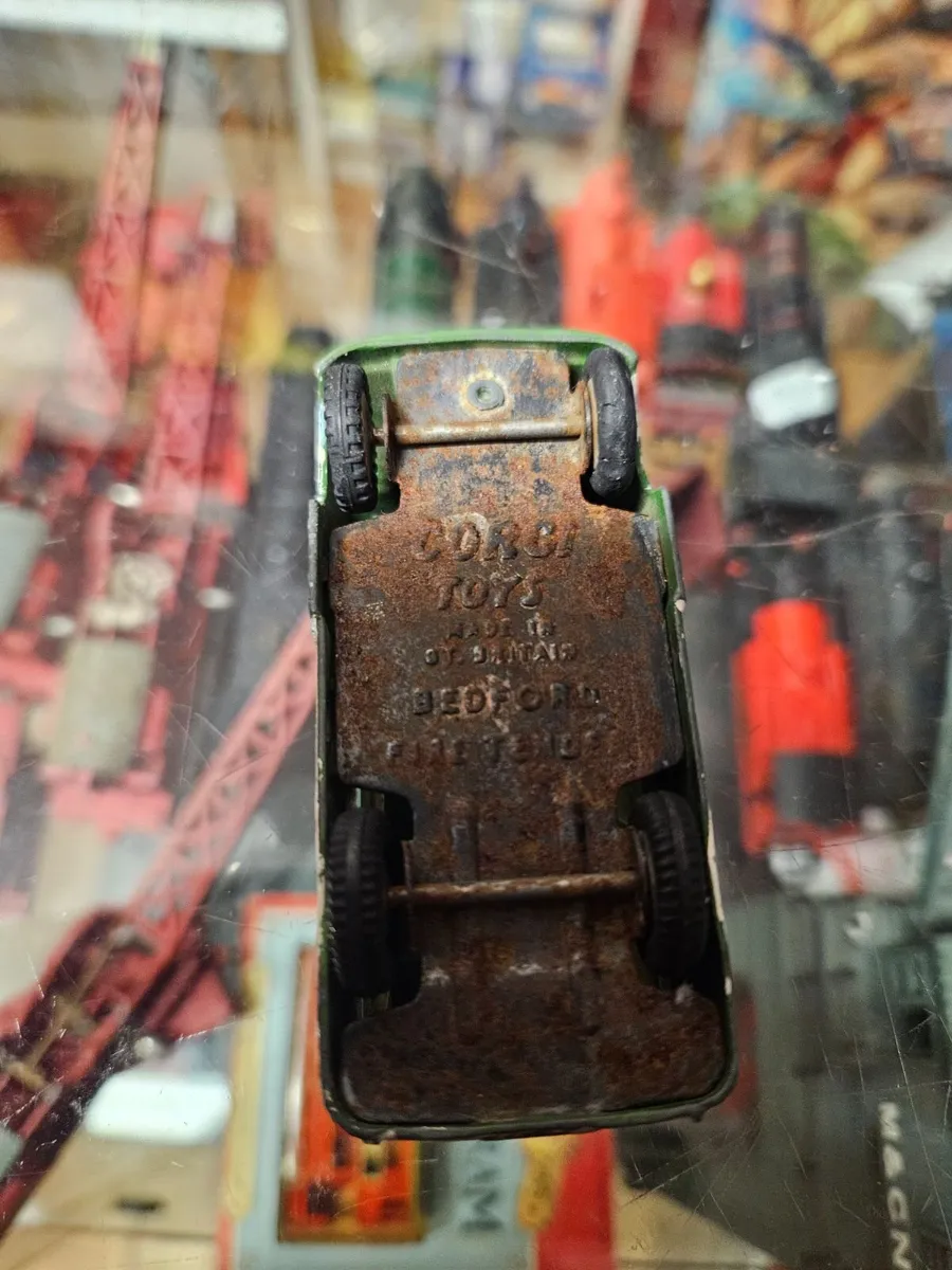 Corgi 1970's Bedford Mini Bus - Image 2