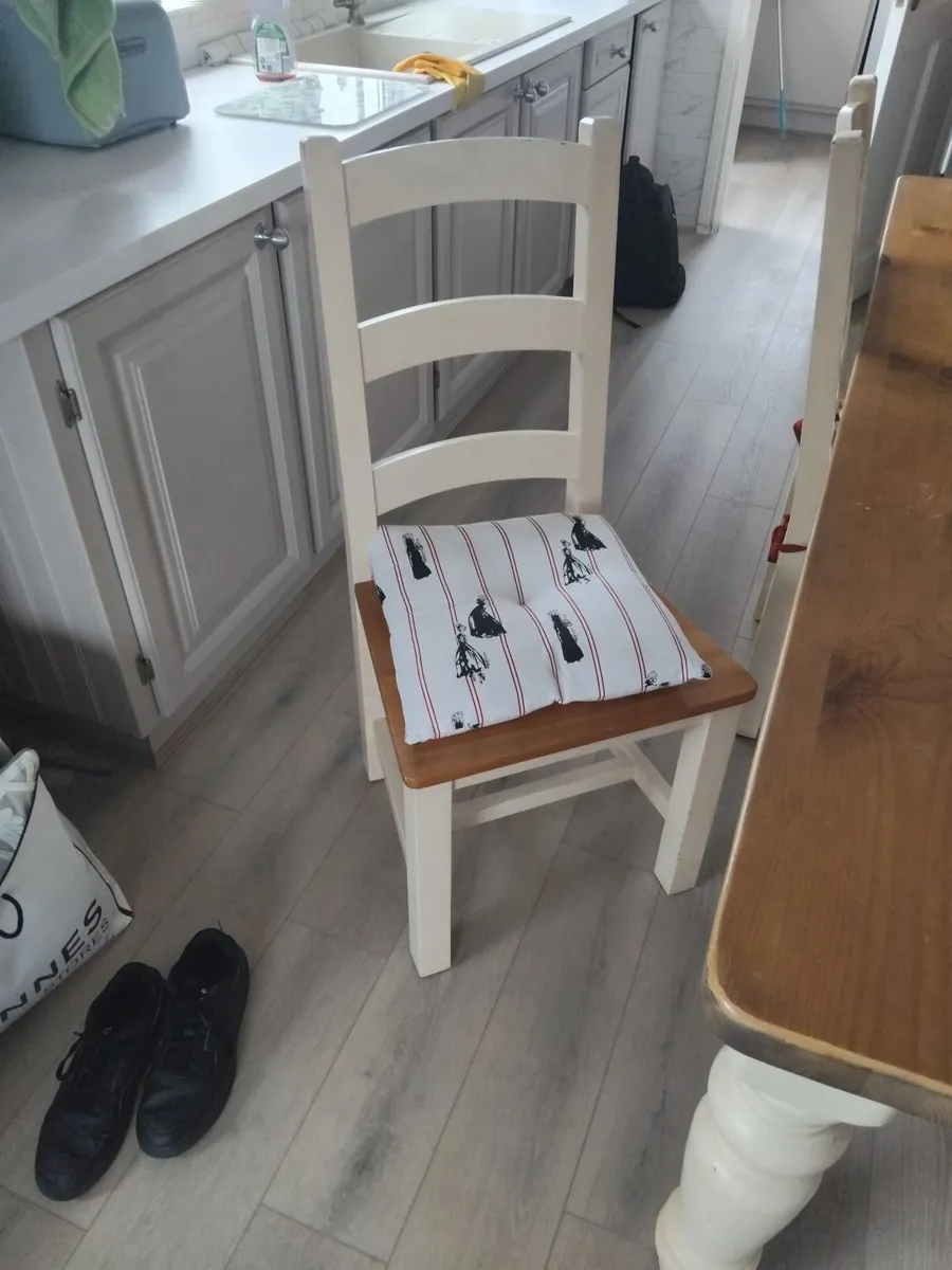 Cream Country Cottage Table & 6 Chairs - Image 4