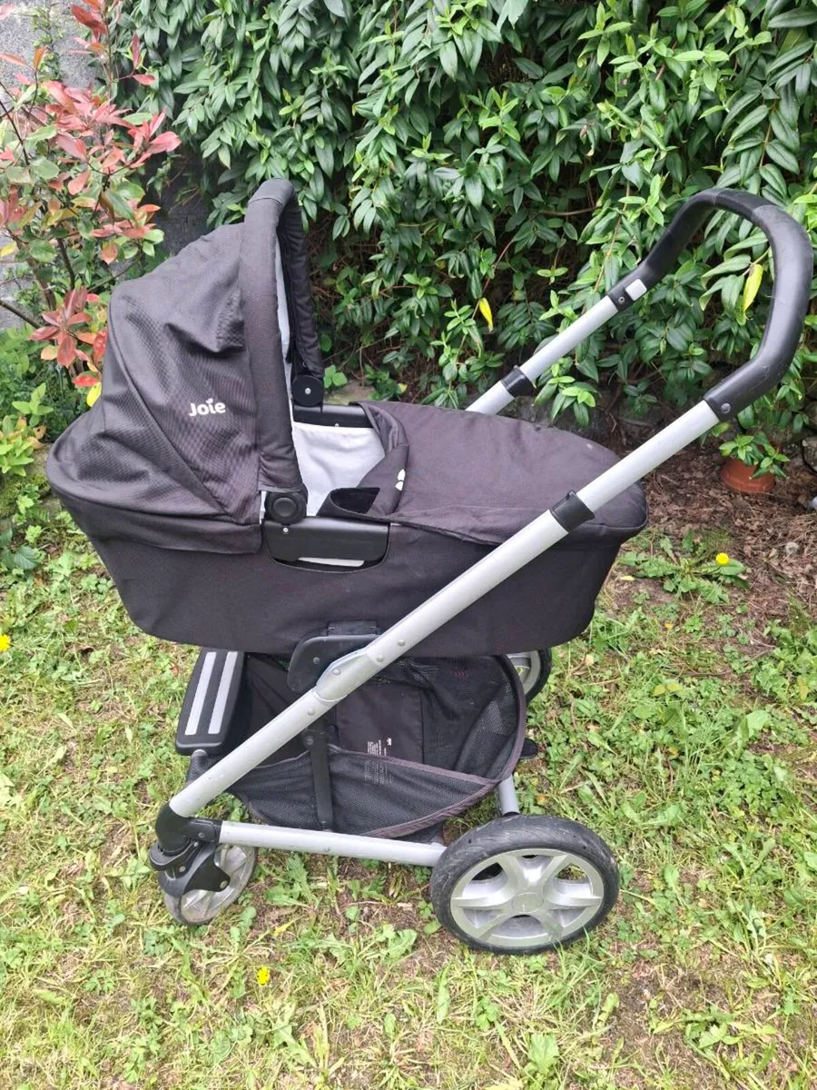 Joie Finiti™ 4-in-1 Signature Pushchair Bundle - Image 1
