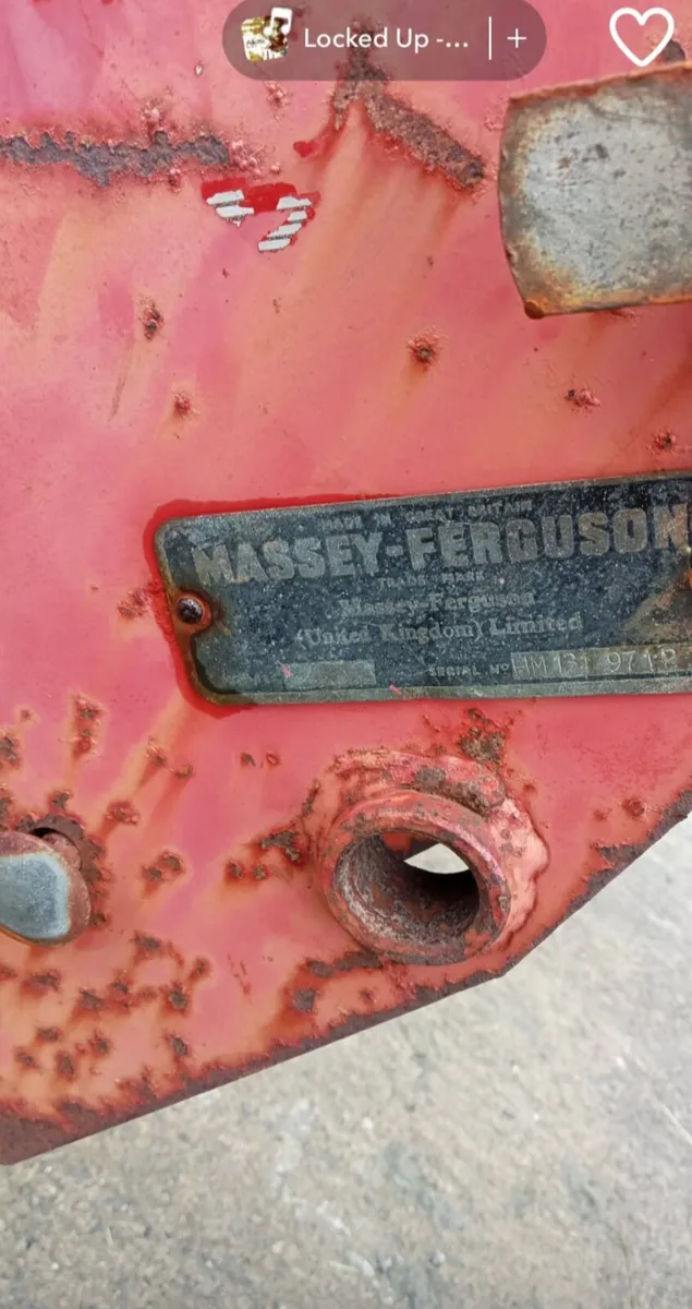Massey Ferguson loader - Image 2