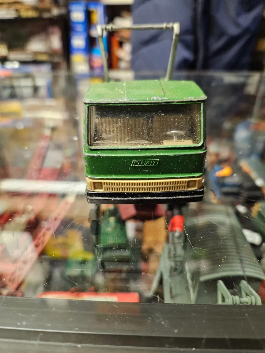 Corgi Burago Fiat Skip Lorry 1.43 - Image 1