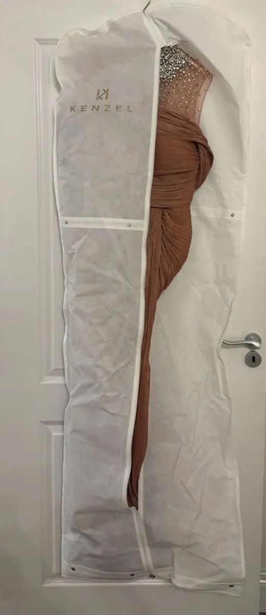 evening gown - Image 4