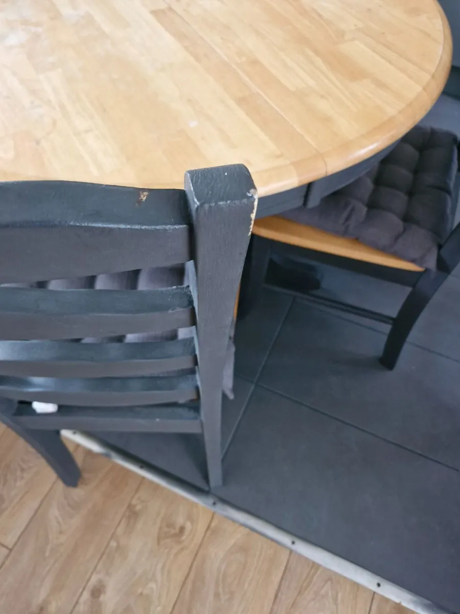 Table with 4 Chairs - Image 2