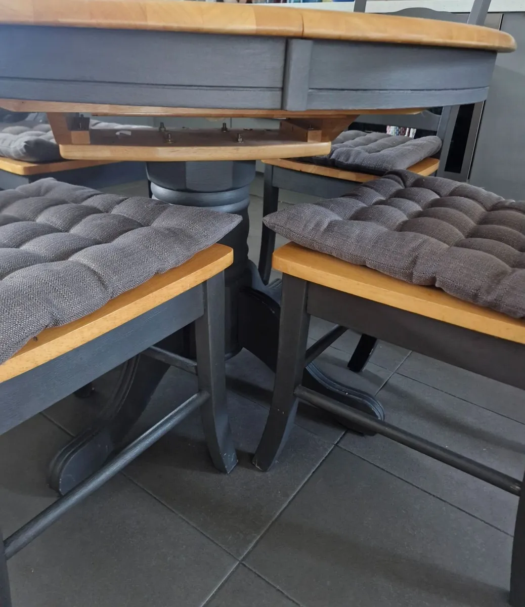 Table with 4 Chairs - Image 3