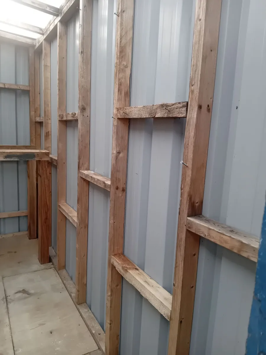 Metal shed - Image 4