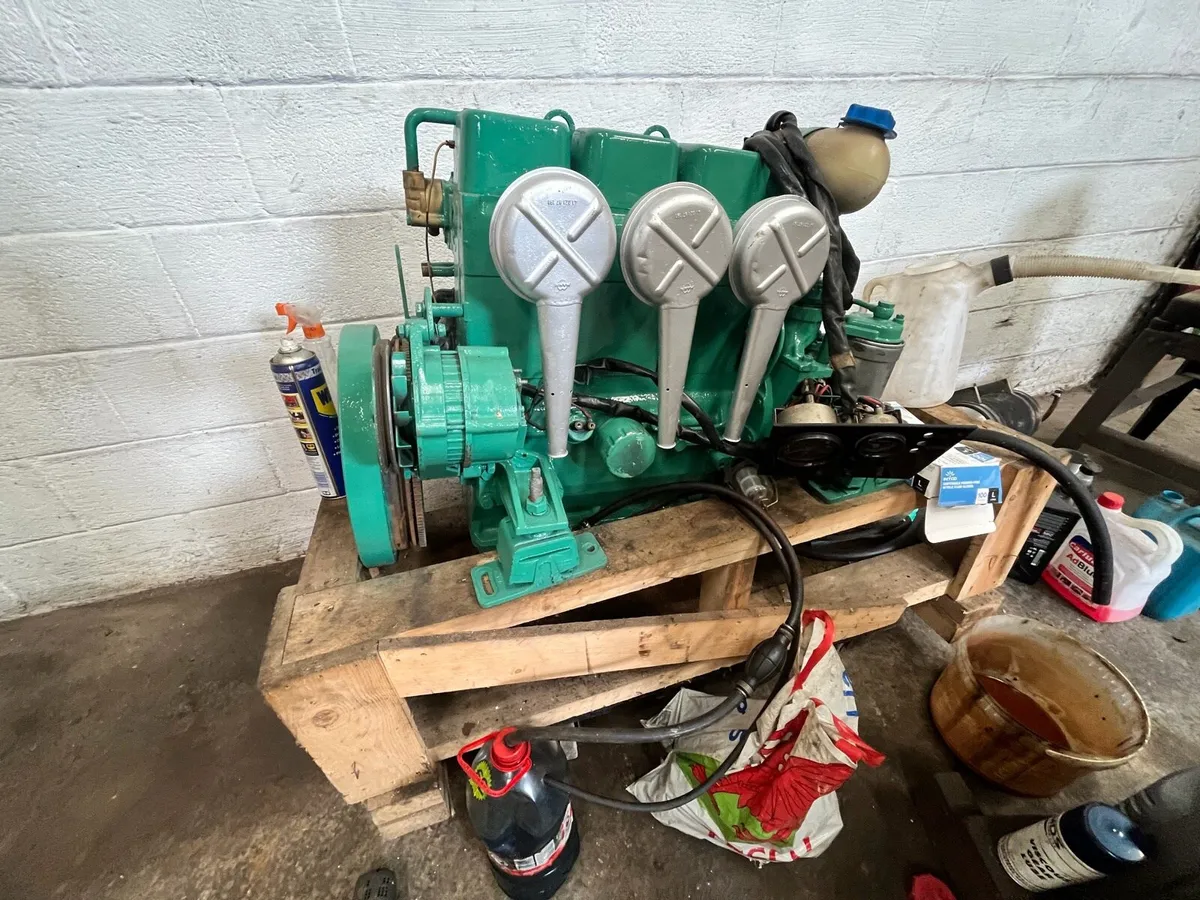 Volvo 30hp Boat engine with gearbox - Image 1