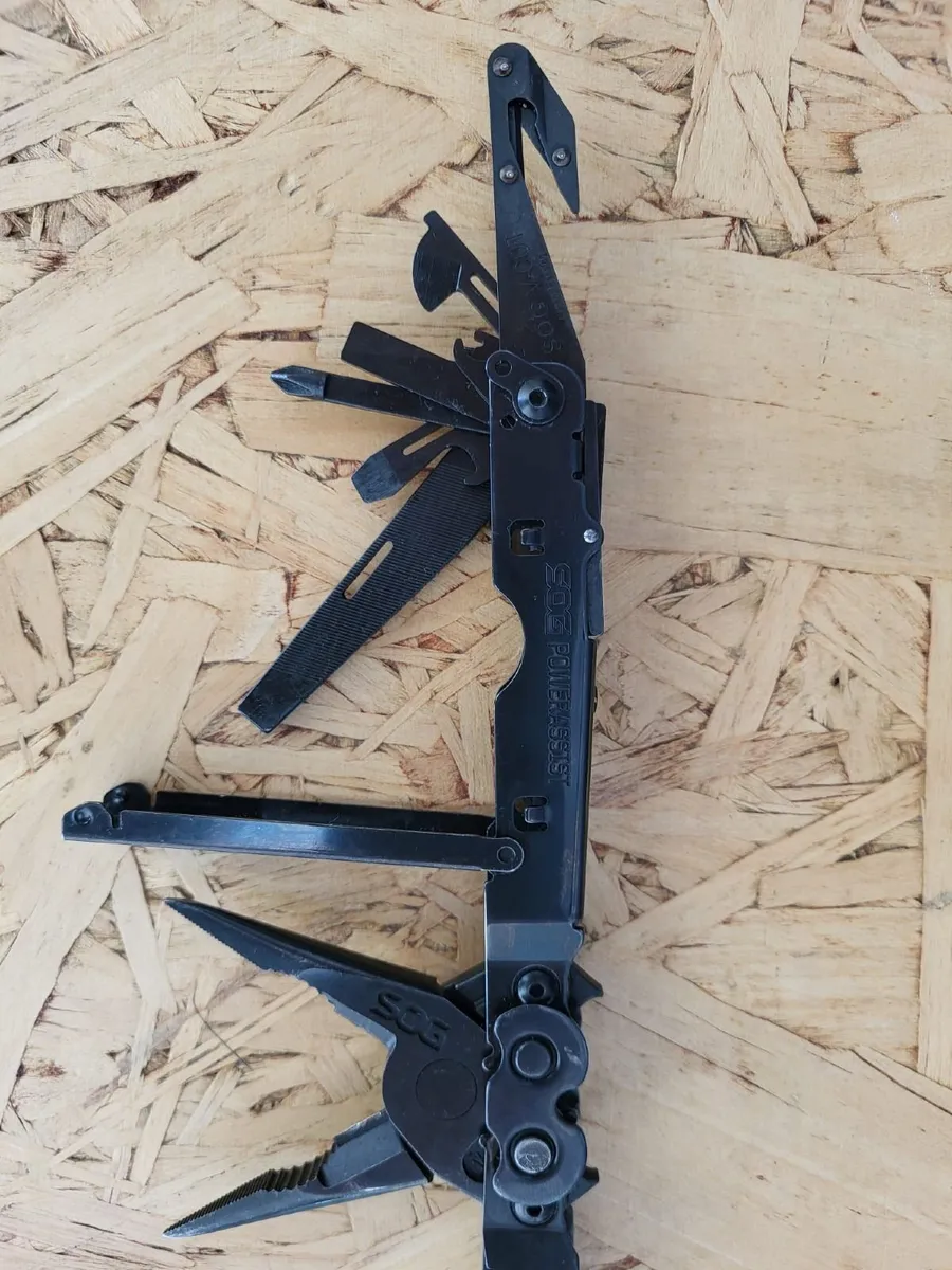 SOG Multitool - Image 4