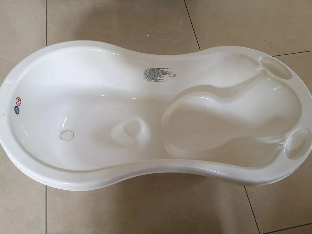 Baby Bath & High Chair - Image 2