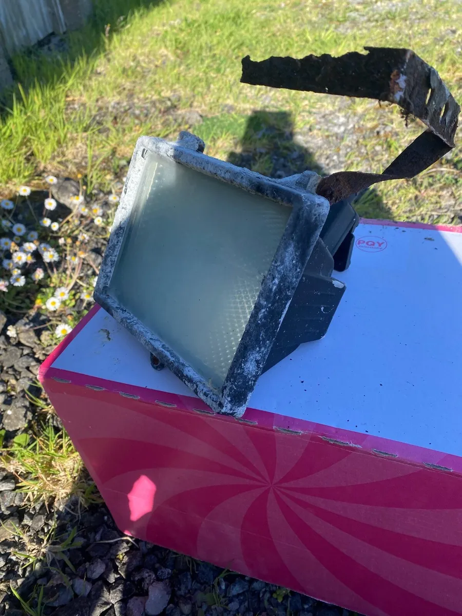 Outdoor light - Image 2