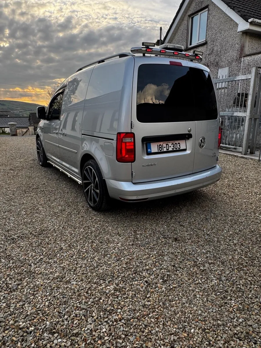 Volkswagen Caddy 2.0 - Image 4
