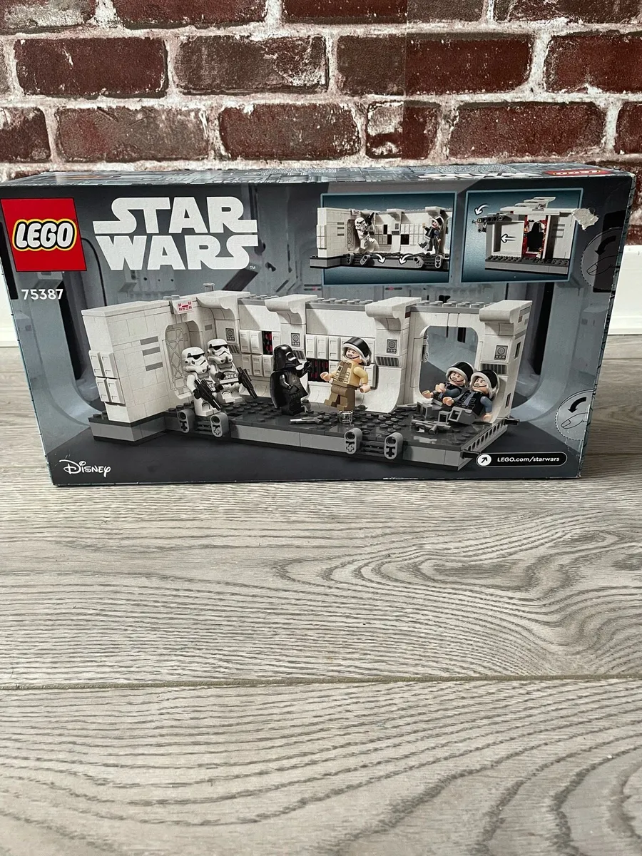 lego Star Wars set 75387 boarding the tantive IV - Image 2
