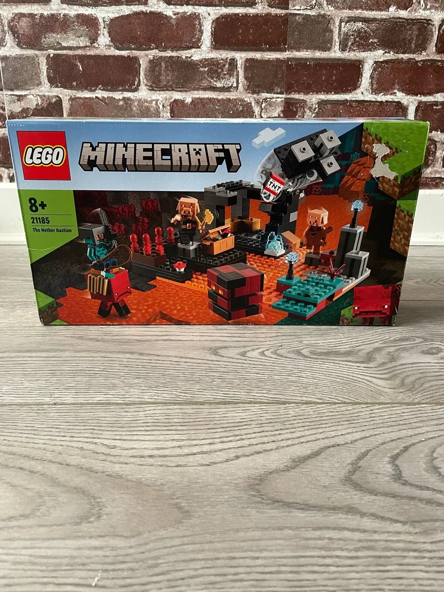 lego Minecraft set 21185 the nether bastion - Image 1