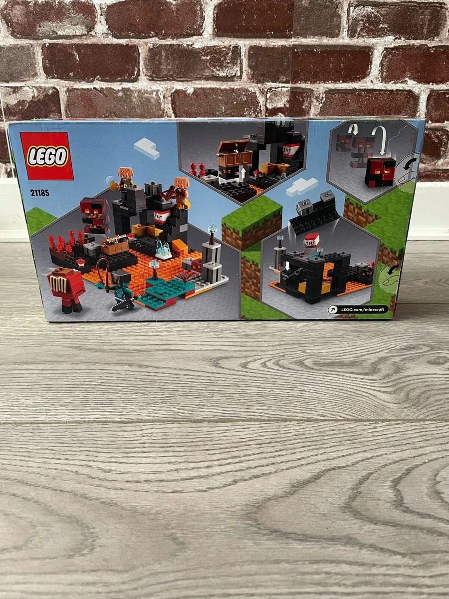 lego Minecraft set 21185 the nether bastion - Image 2