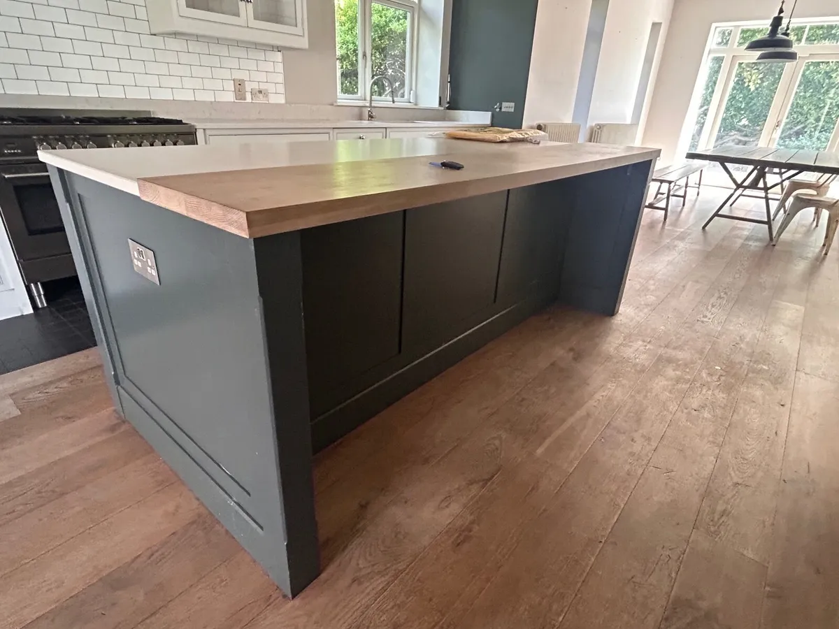 Kitchen Units - Image 1