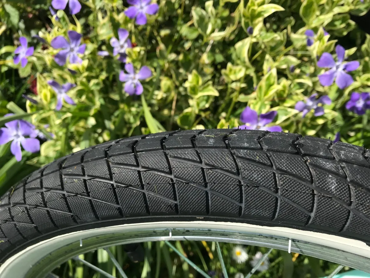 Girls bike - Image 2