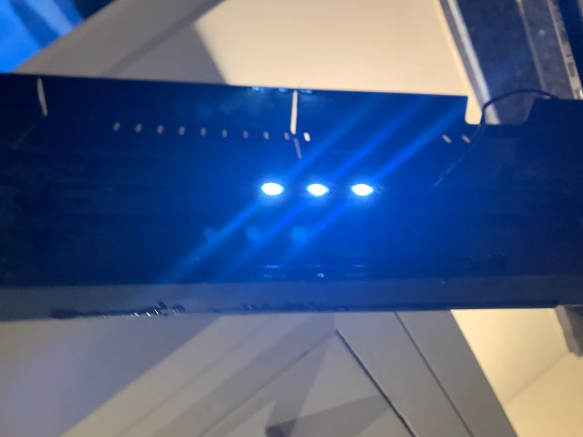 An 18.4 L fish tank - Image 4