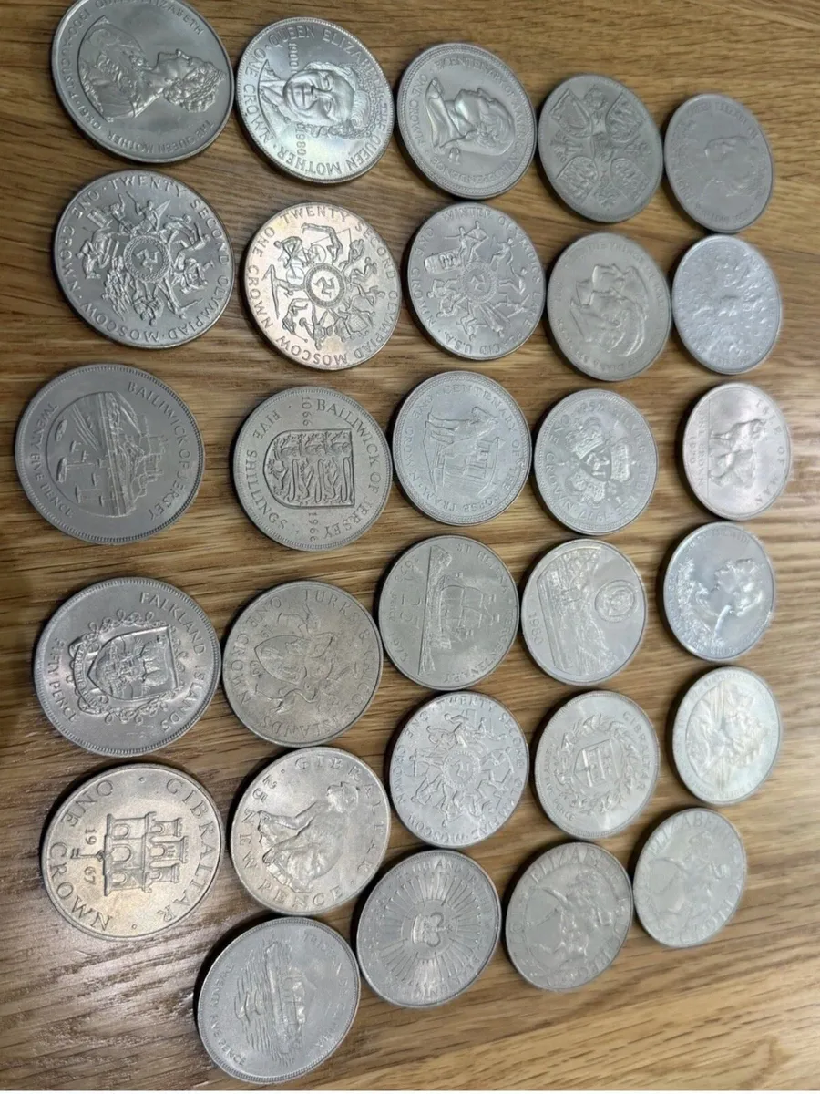 UK/Commonwealth crown coin collection (29) - Image 2