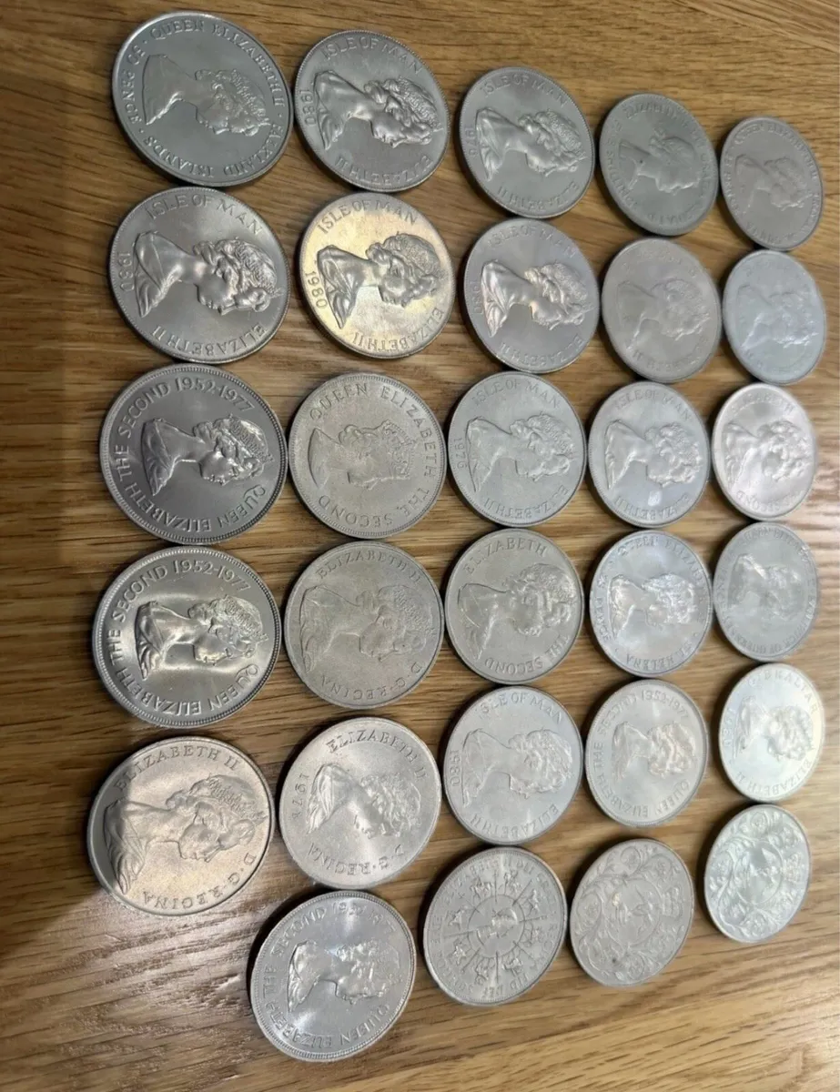 UK/Commonwealth crown coin collection (29) - Image 1