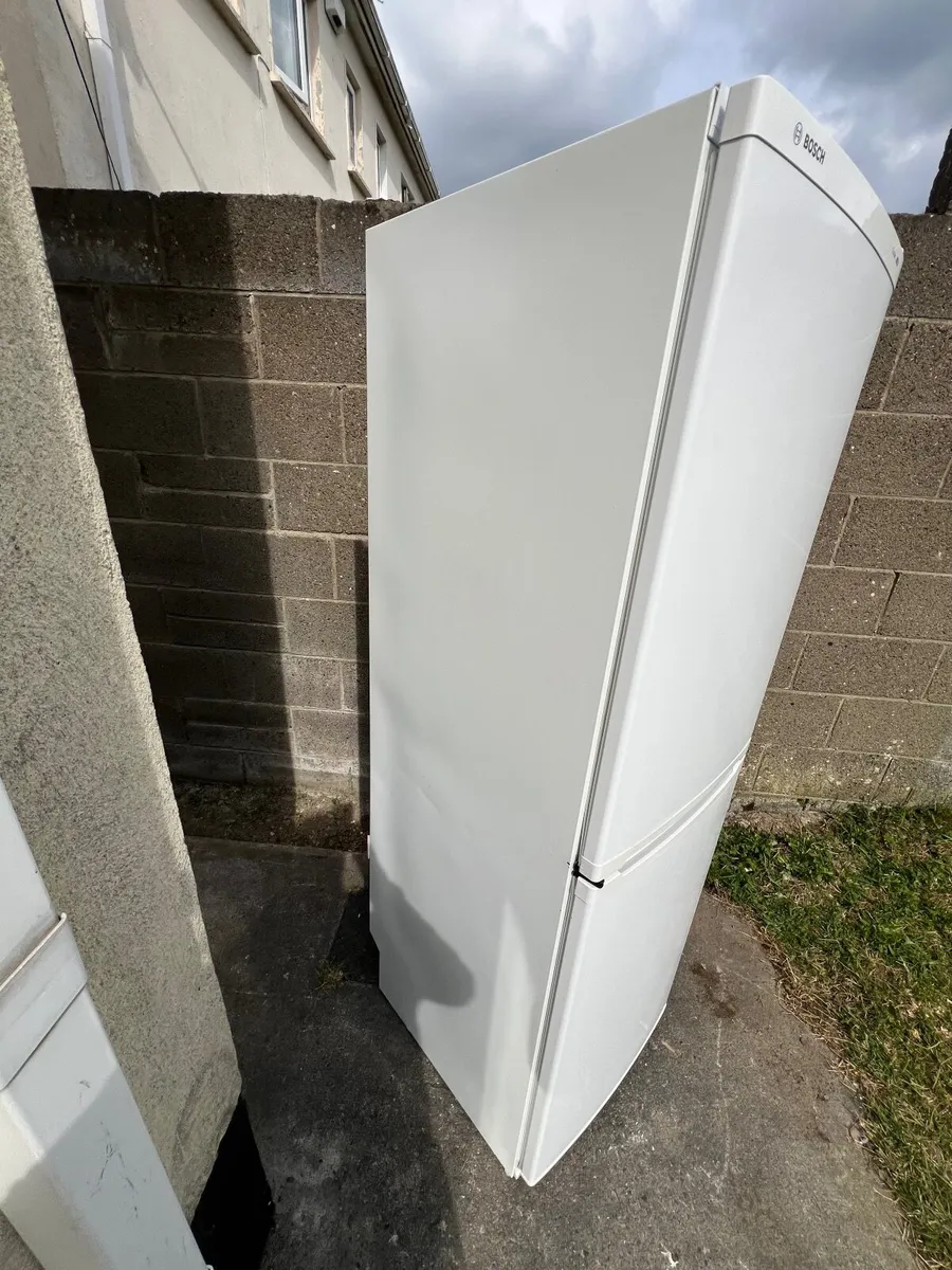 Fridge freezer - Image 2