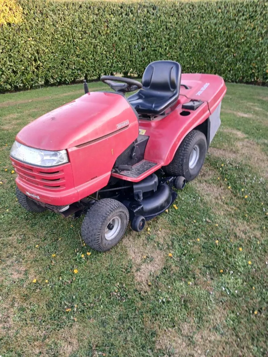 Jonsered 22hp Twin cylinder with hydrostatic trans - Image 2