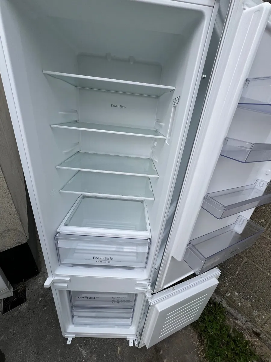 Fridge freezer - Image 4