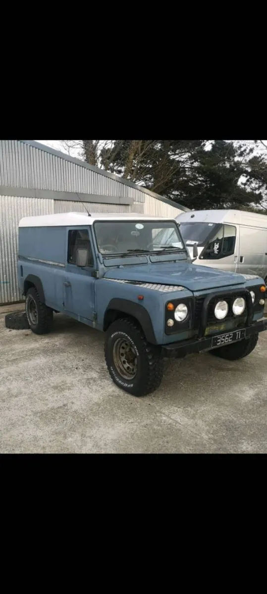 Land rover 110 ,, for breaking only - Image 1