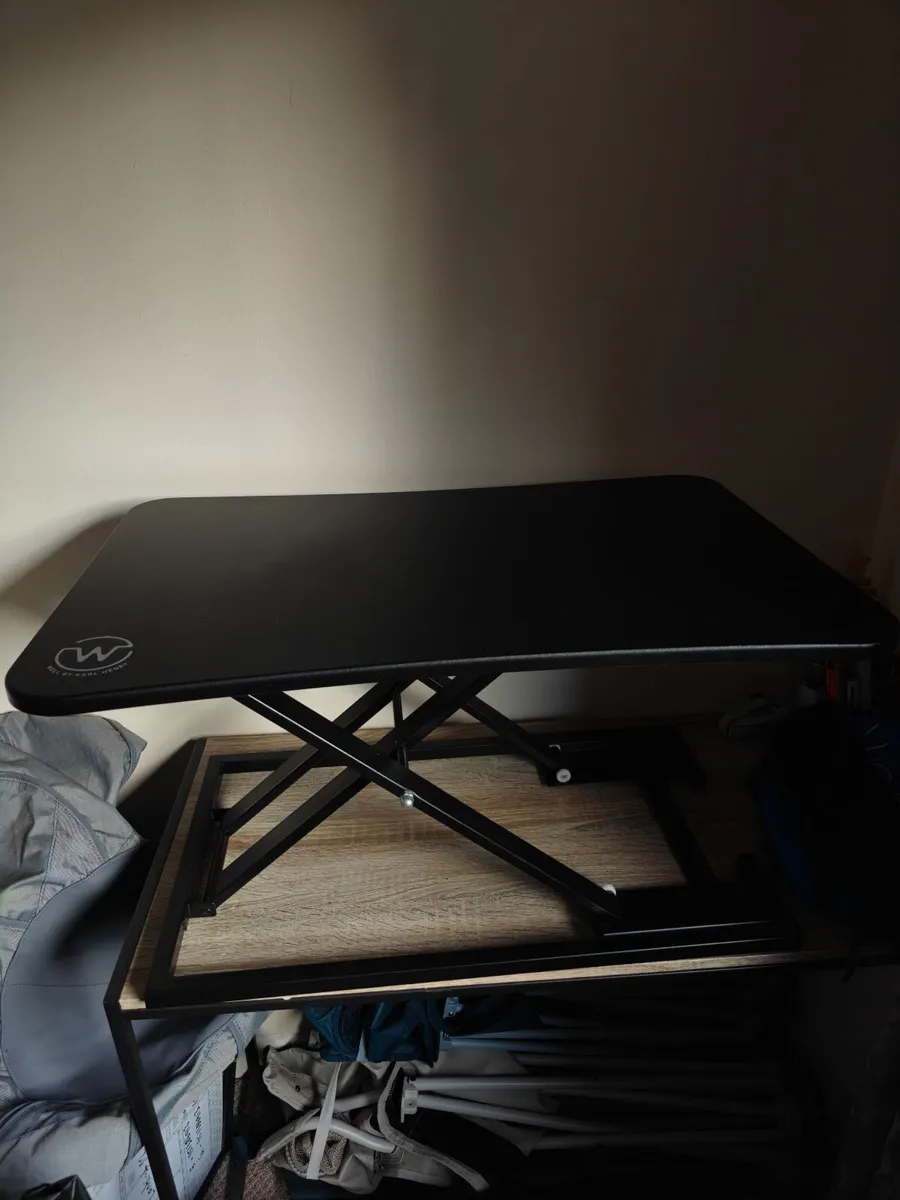 Standing desk - Image 1