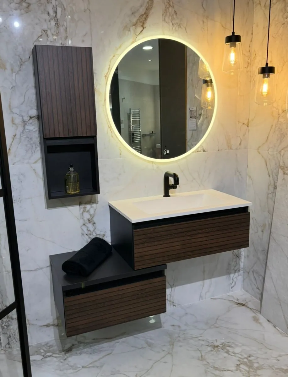 3 Piece Bathroom Units with Oak Wood Effect - Image 1