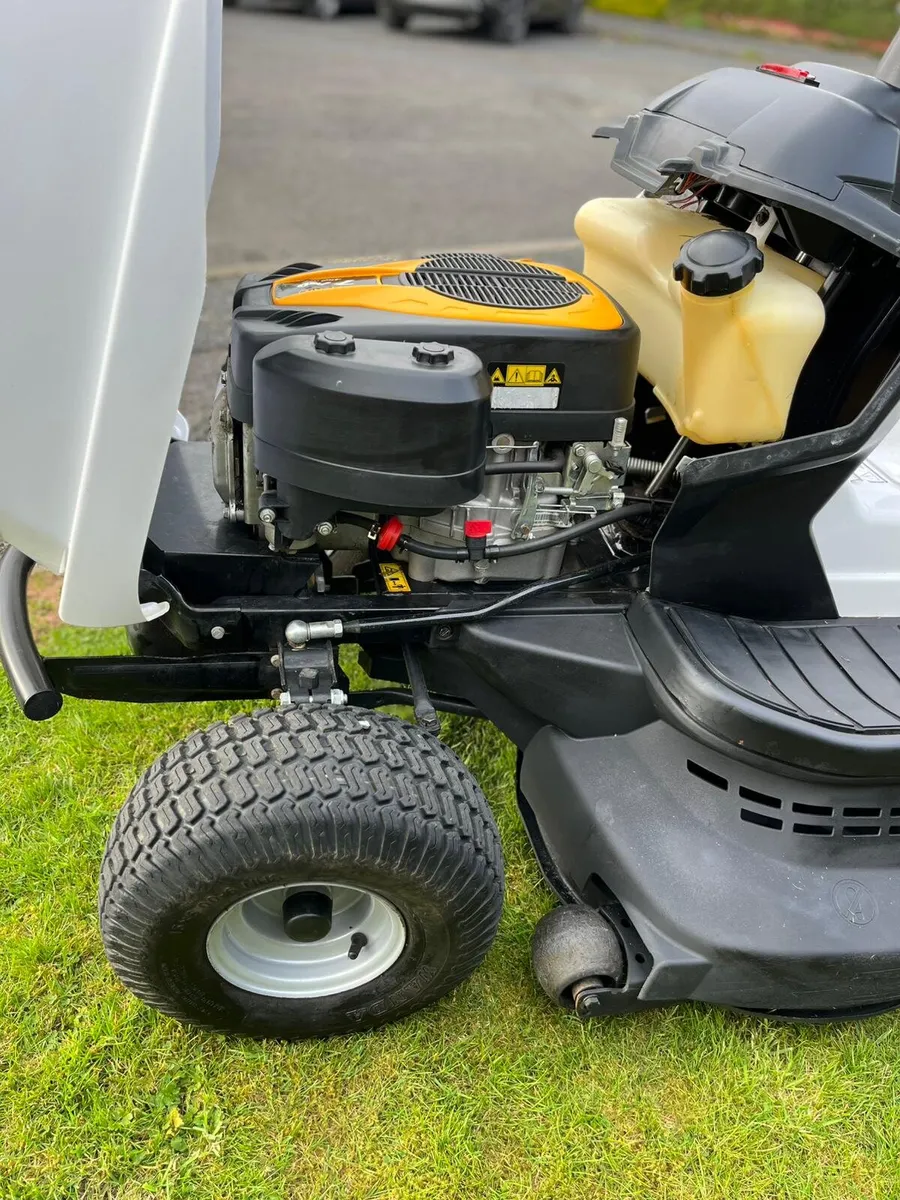 Mountfield petrol ride on lawnmower - Image 3