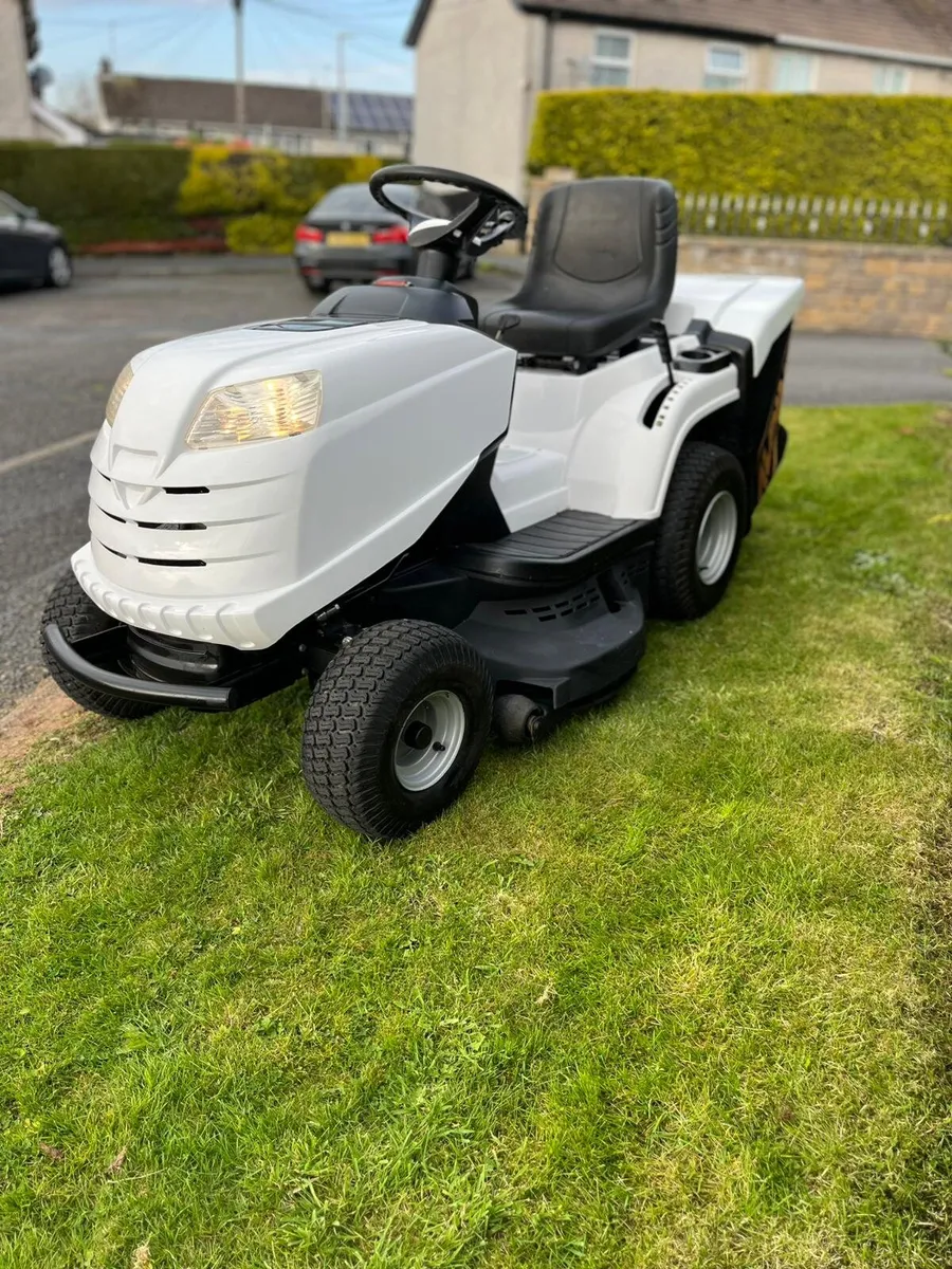 Mountfield petrol ride on lawnmower - Image 4