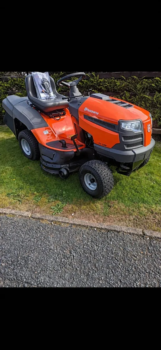 2019 husquvarna petrol ride on lawnmower - Image 1