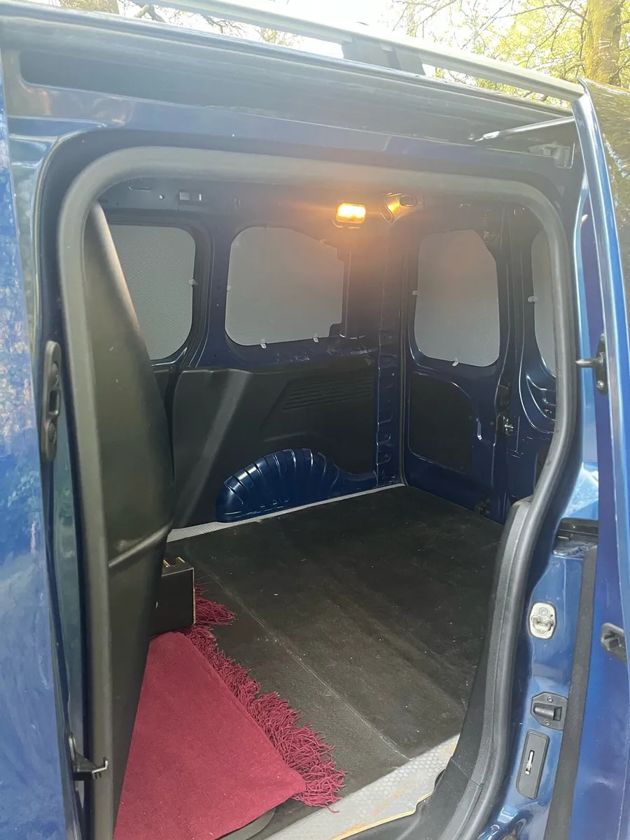 A Vauxhall combo van 1.6 - Image 4