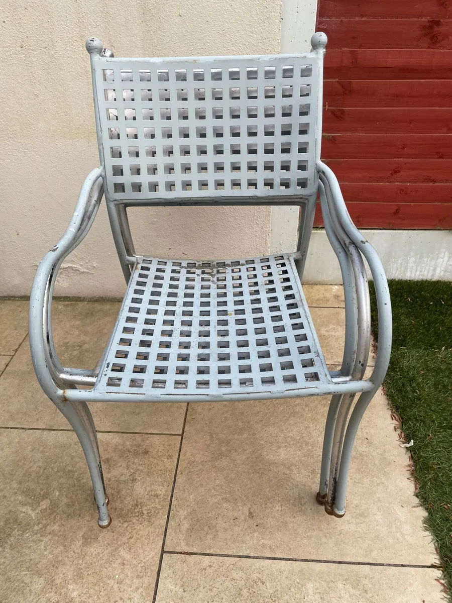 Garden table and chairs - Image 2