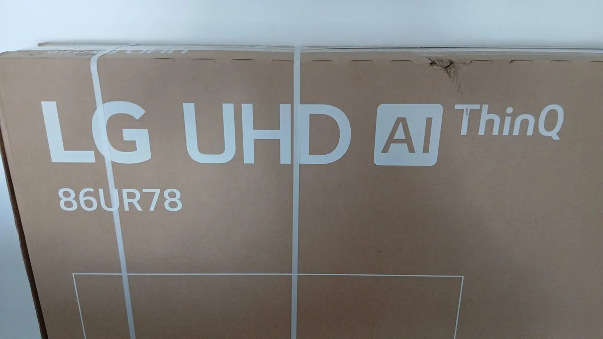 86" LG SmartTV - Image 3