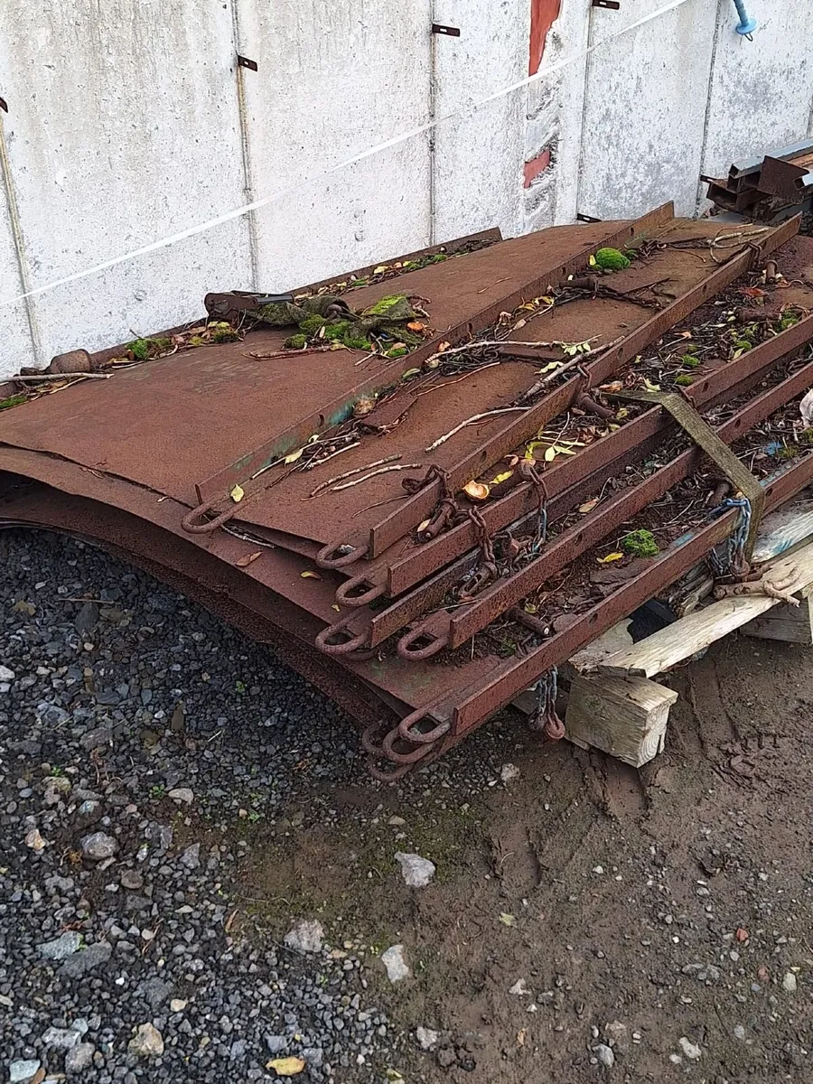 Trench box/ Manhole shuttering/Tipping skip - Image 2