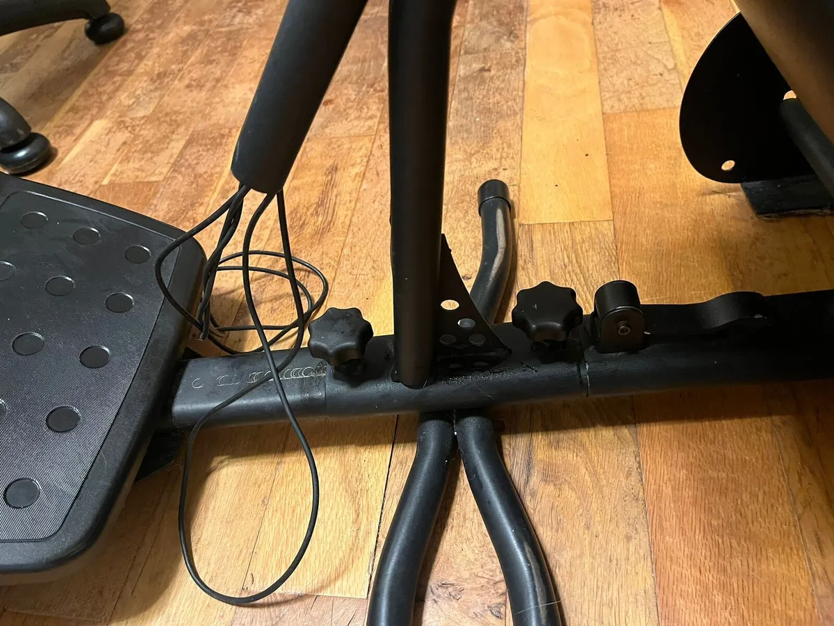 Logitech steering wheel - Image 2