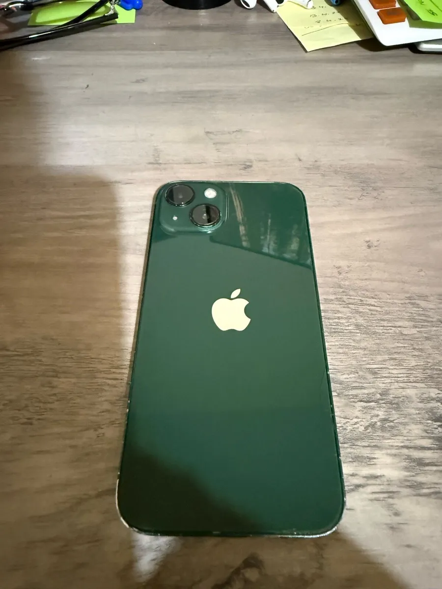 iPhone 13 - Image 4