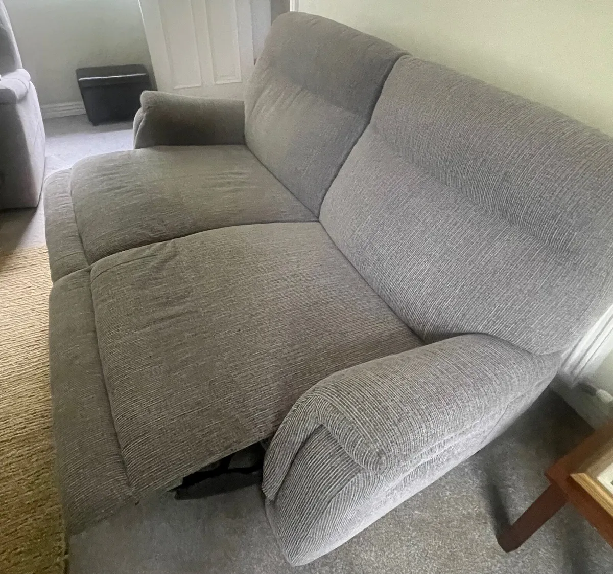 Recliner sofa and armchair - Image 3