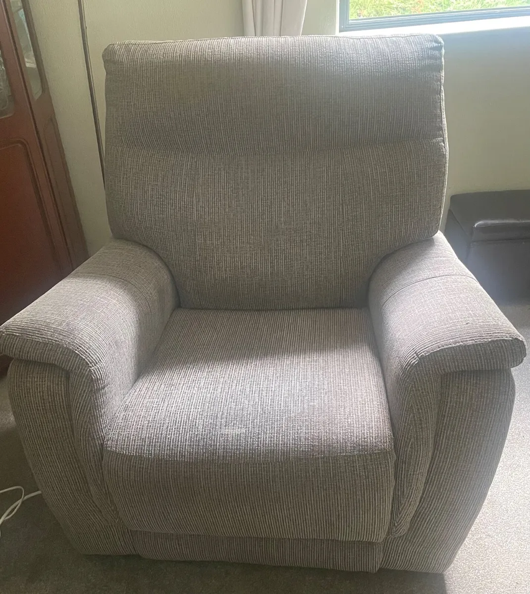 Recliner sofa and armchair - Image 2