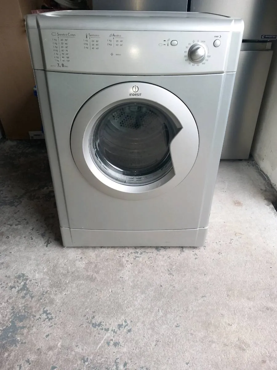 Indesit 7kg vent dryer - Image 1