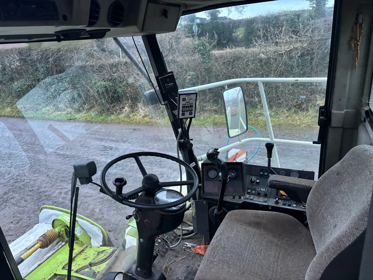 Claas 860 self propelled mower - Image 4