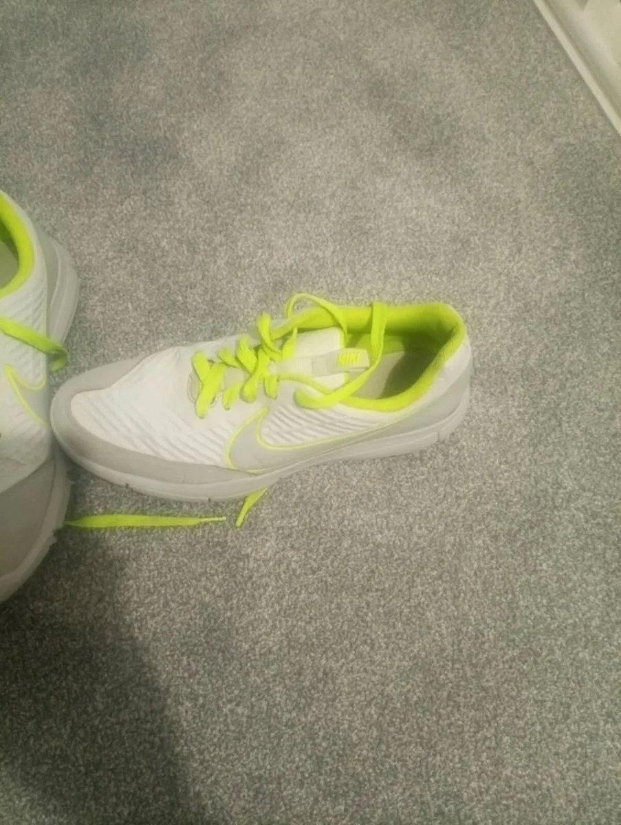 Nike Golf Shoes - Image 2