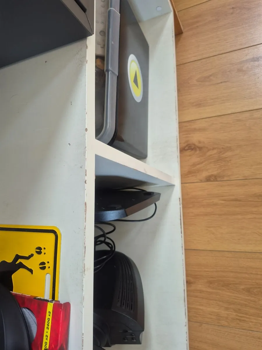 Large unit for display and storage - Image 3