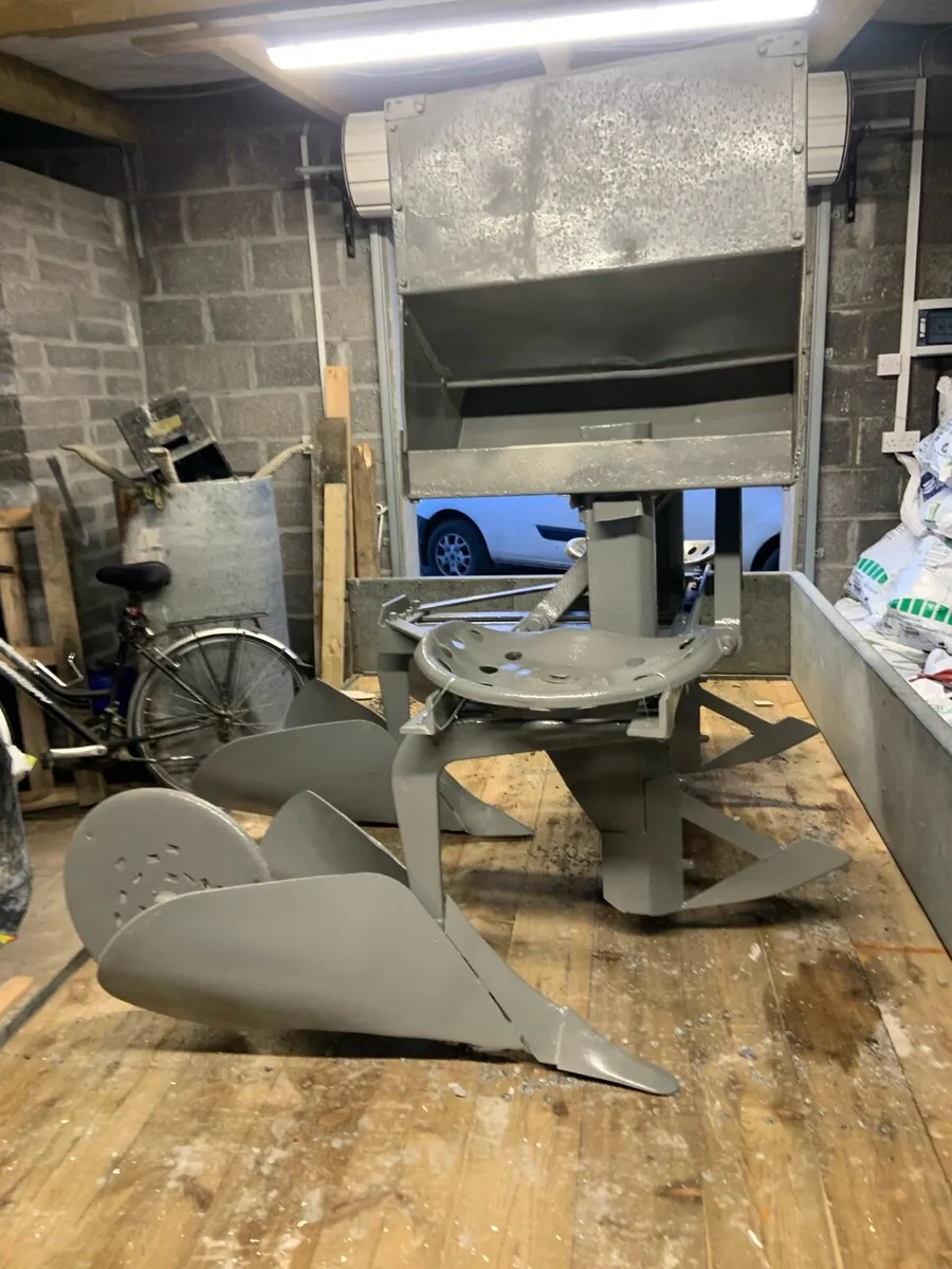 Vintage potato planter - Image 3